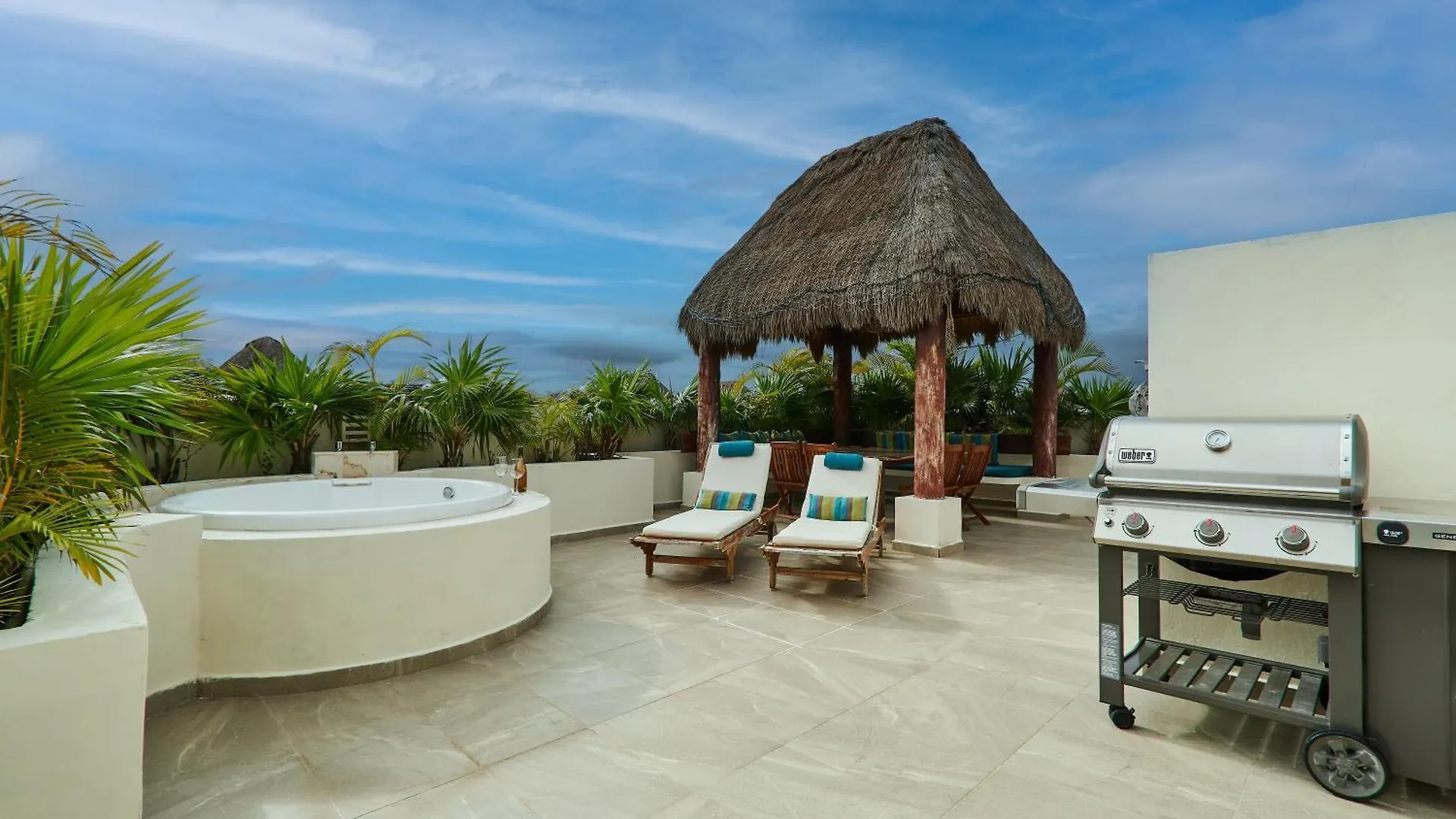 Luxury Penthouse With Private Rooftop & Hot Tub Tulum Appartement